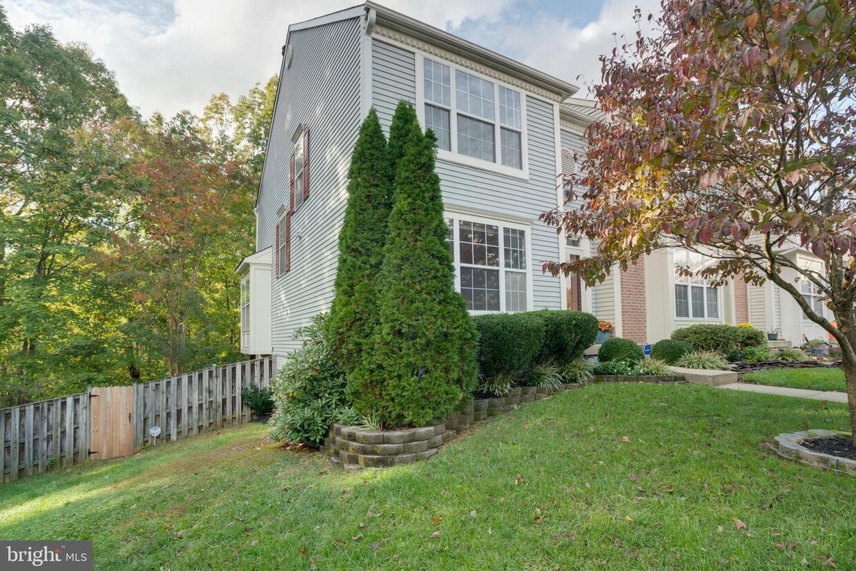 4230 Kenton Cir, Montclair, VA 22025 Condo for Rent in Montclair, VA