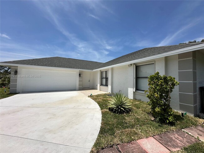 Foto del edificio - 2313 SE Harrington Ave