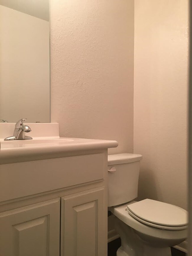Foto del edificio - 5801 Edmond Ave