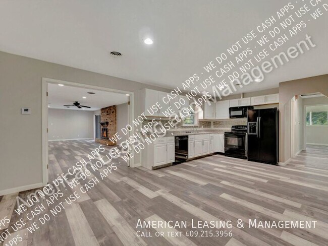 Foto del edificio - 1301 Spring Lake Dr