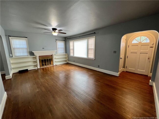 Building Photo - 212 W 18th St