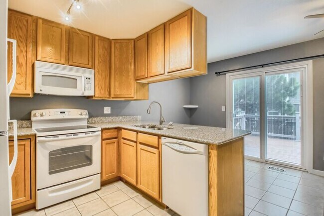 Building Photo - 8177 S Fillmore Way