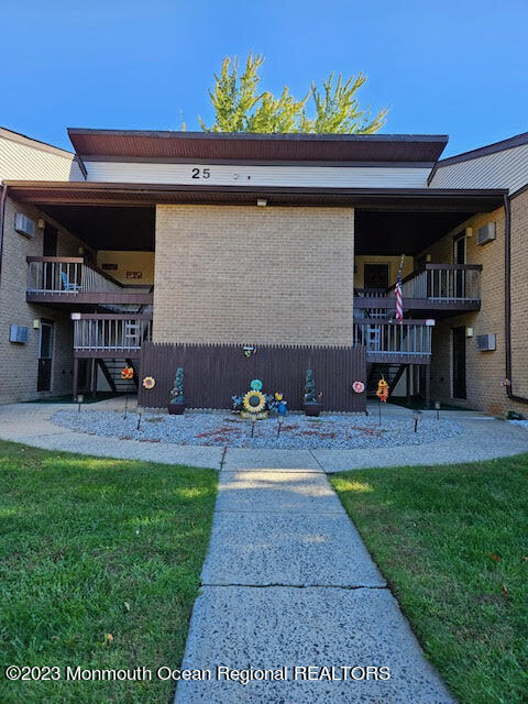 Primary Photo - 25 Meadow Green Cir