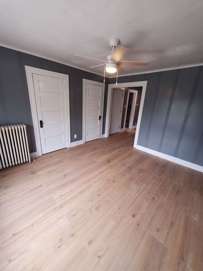Foto del edificio - 2922-2924 W Juneau Ave. - 3 Unit