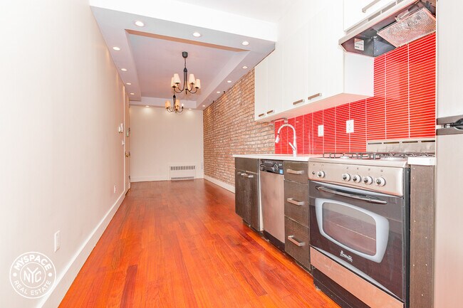 Building Photo - 179 Knickerbocker Ave