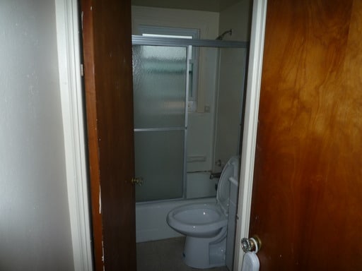 Building Photo - 4620 Middle Dr