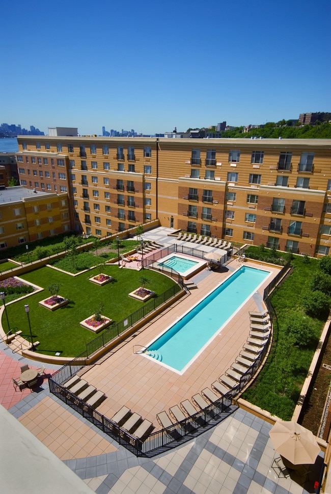 55 Riverwalk Place at Port Imperial Apartments West New York, NJ