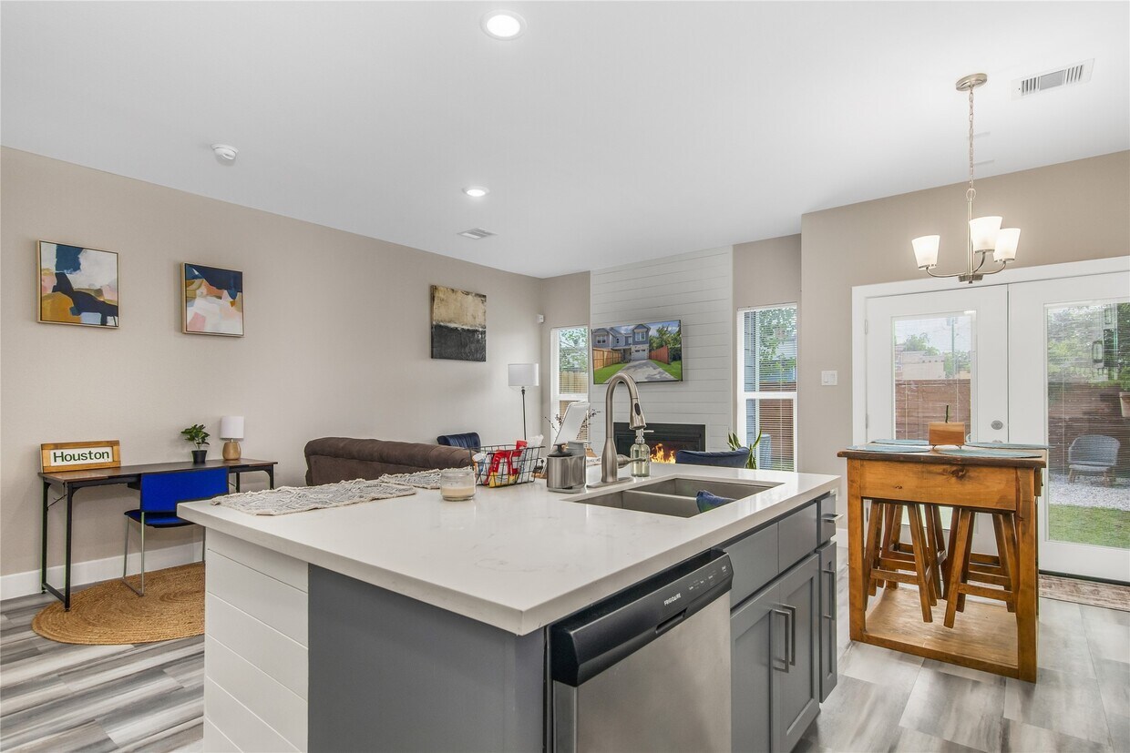 Foto principal - 5417 Texas St