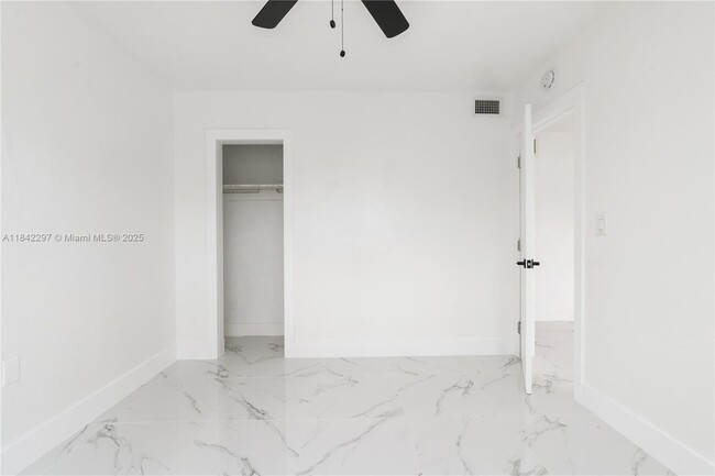 Building Photo - 6308 SW 22nd St