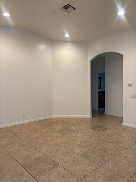 Building Photo - 53540 Avenida Rubio