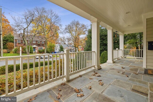 Building Photo - 9212 Adelaide Dr