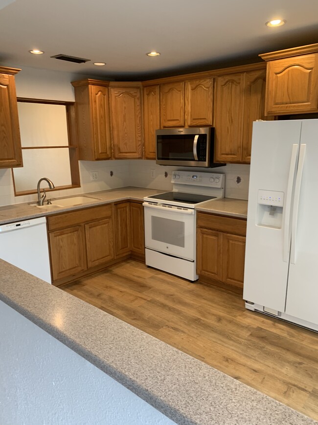 Large kitchen, plenty of cupboards - 10309 Waterbird Way