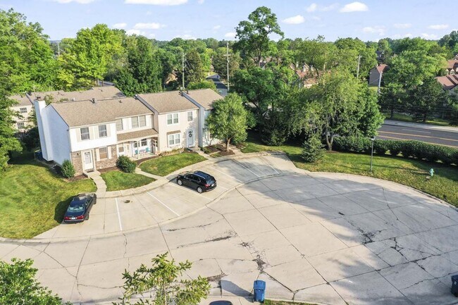 Building Photo - Welcome to this stunning 2-bedroom, 1-bathroom home located in the desirable Indianapolis, IN.