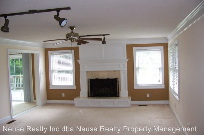 Building Photo - 3 br, 2 bath House - 6006 Cassowary Lane