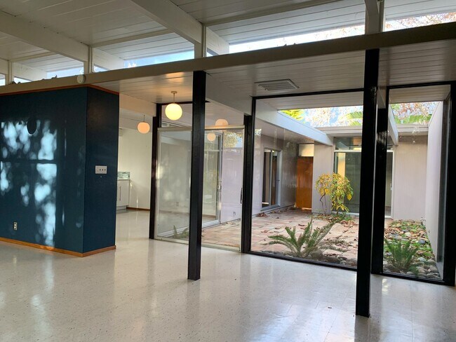 Foto del edificio - High-End San Jose 4 Bedroom Eichler!