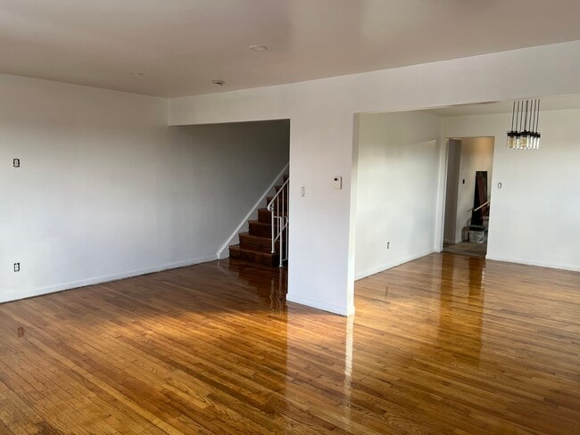 Building Photo - 284 Washington St