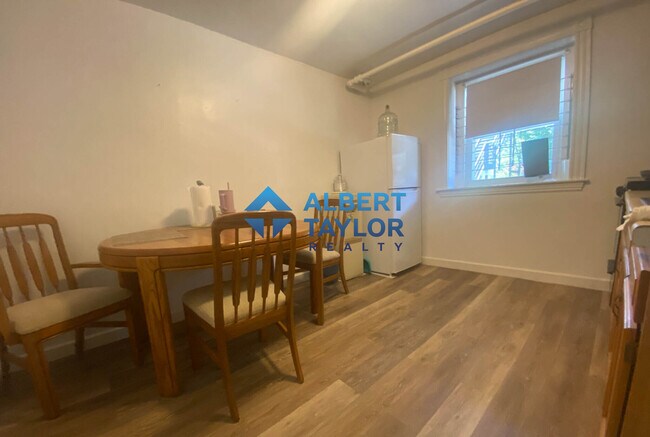 Foto del edificio - 1581 Beacon St