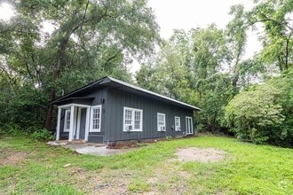 Building Photo - 1118 Louise Dr