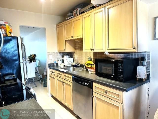 Foto del edificio - 3110 N Pine Island Rd