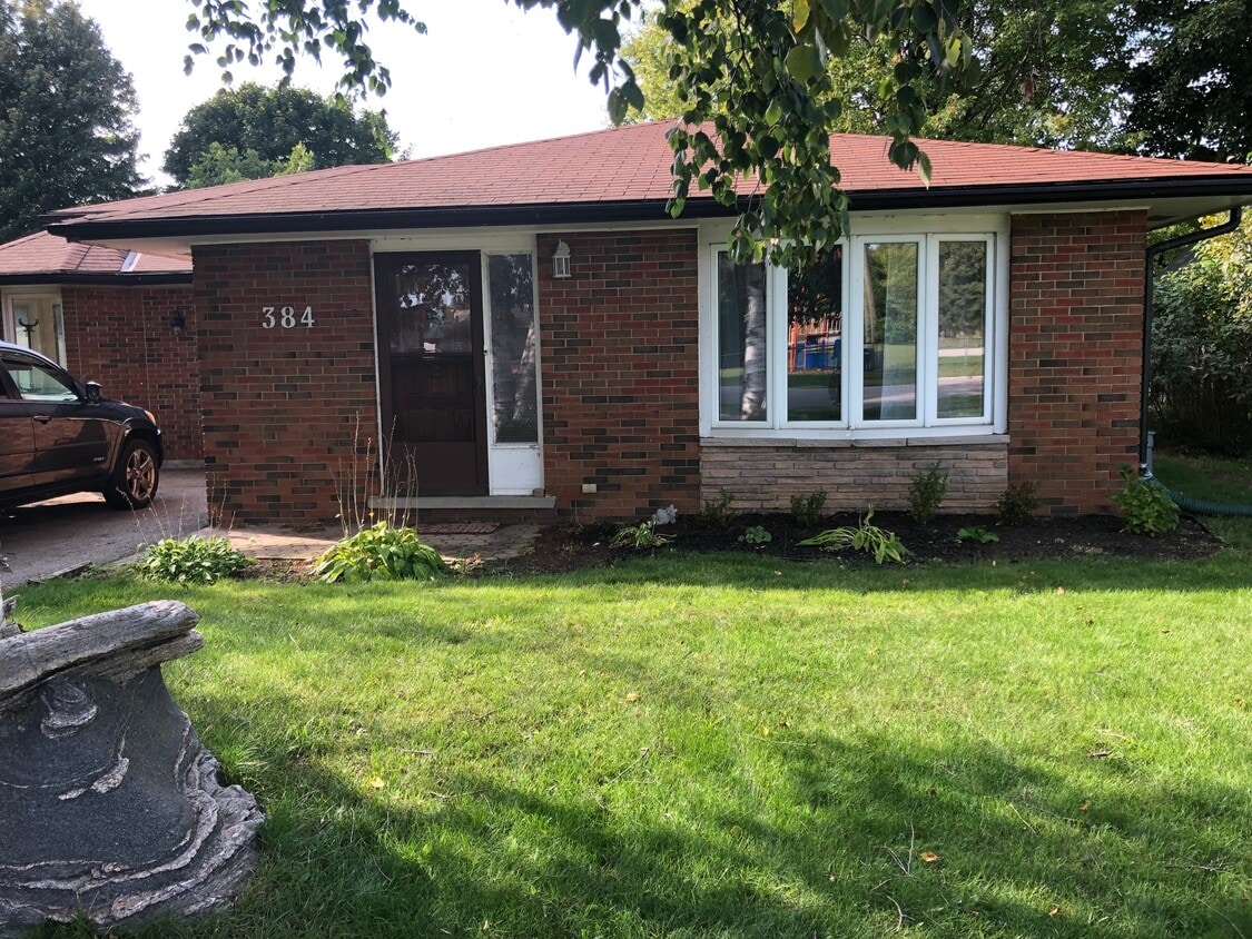Primary Photo - 384 Waterloo St
