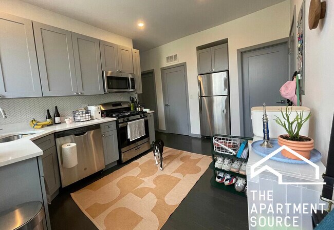 Foto del edificio - 2834 W Diversey Ave