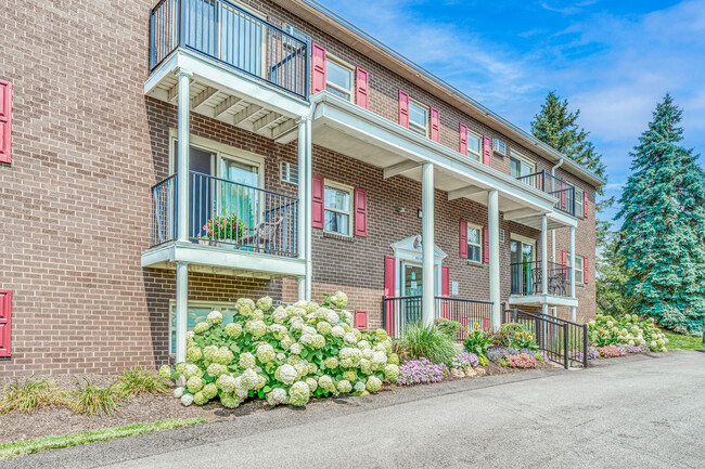 Building Photo - Toll House Apartments