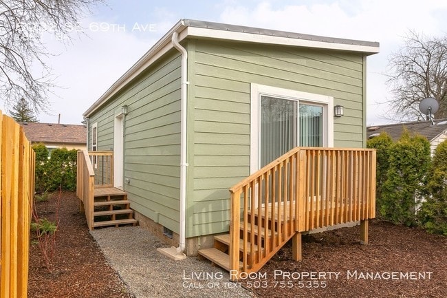 Building Photo - 6932 SE 69th Ave