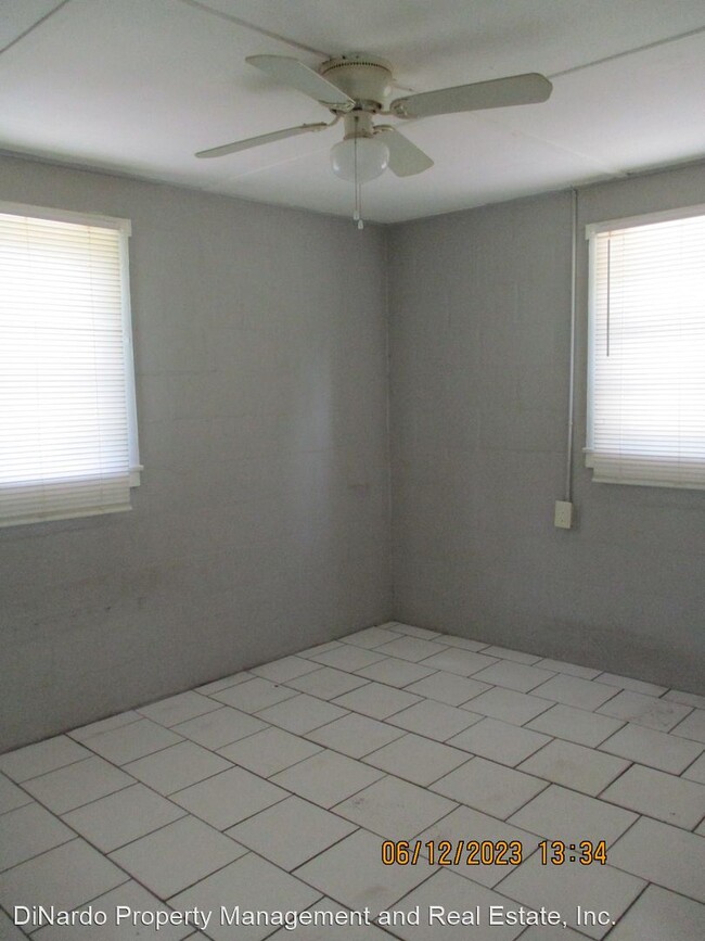 Building Photo - 2 br, 1 bath House - 1006 S. Clara Ave