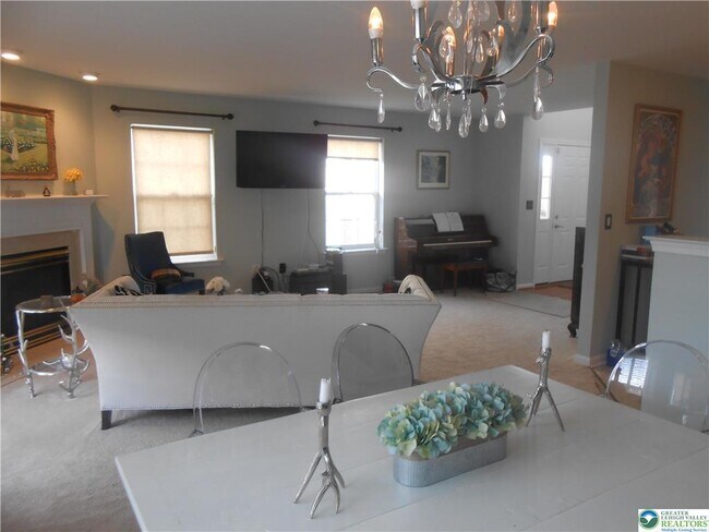 Foto del edificio - 6814 Hunt Dr