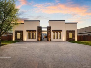 Building Photo - 215 Fig Dr