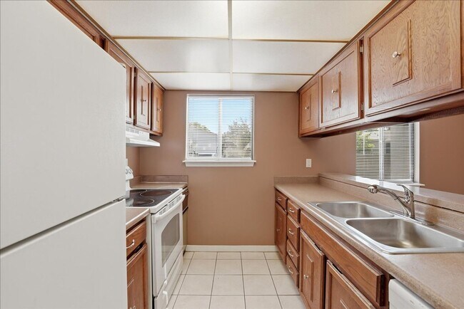 Foto del edificio - 1428 Oak Pl