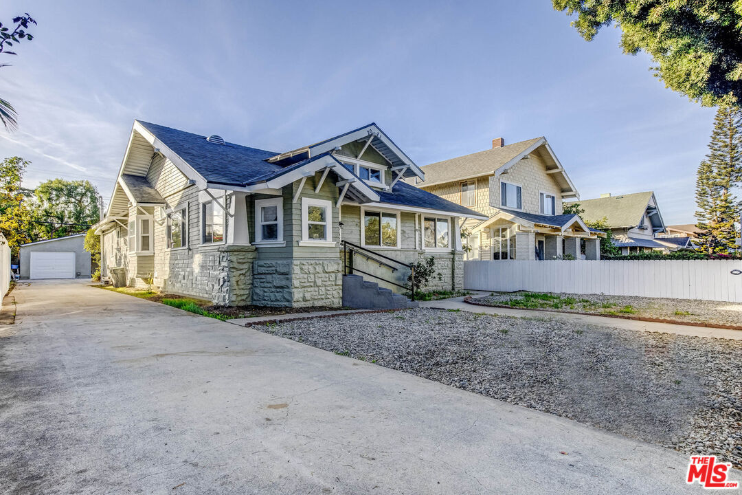 Primary Photo - 2021 7th Ave