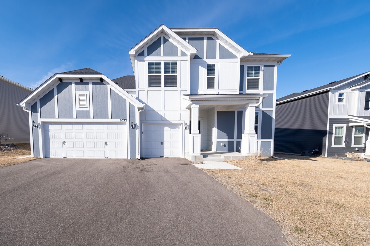 6322 156th St, Savage, MN 55378 House Rental in Savage, MN