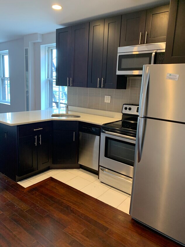 Primary Photo - 331 Hicks St