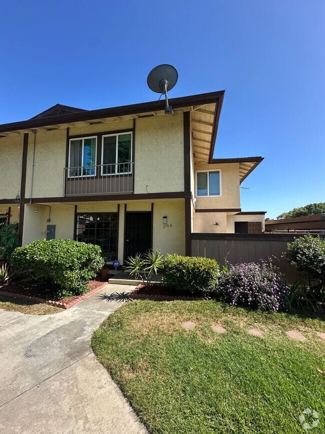 Building Photo - 230 Regency Ct