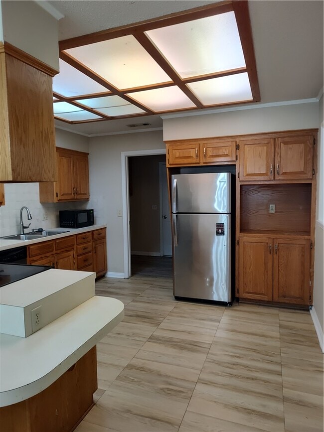 Building Photo - 218 Fox Run Pl