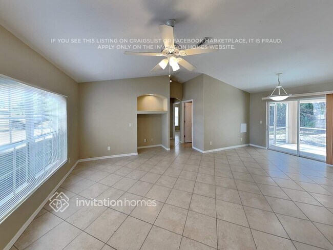 Foto del edificio - 2350 Mauve Terrace