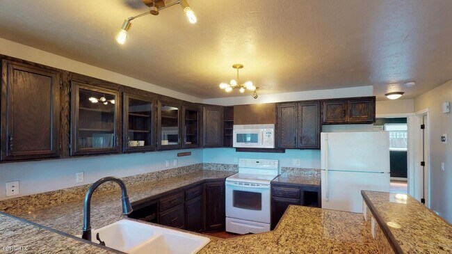 Building Photo - 1 br, 1 bath House - 2366 NW Roosevelt St ...