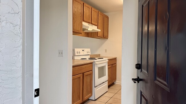 101-107 Cory Ln - 101-107 Cory Ln Apartment