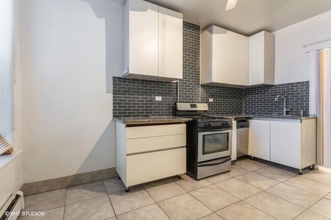 Foto del edificio - 4411 S Wells St