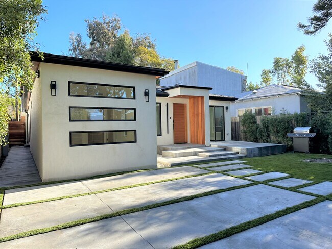 Building Photo - 3632 Maplewood Ave