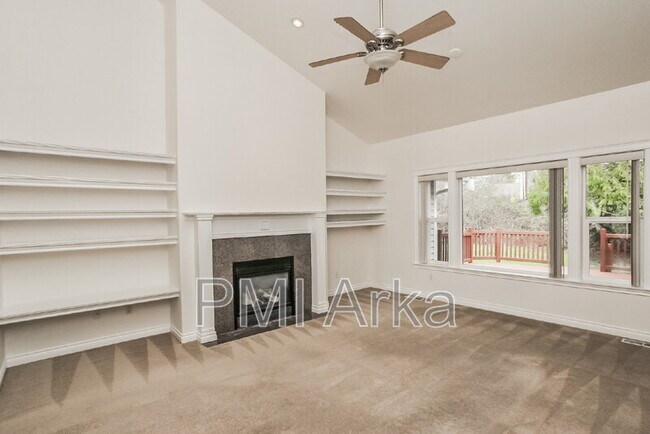 Foto del edificio - 3504 Buckingham Ct SE