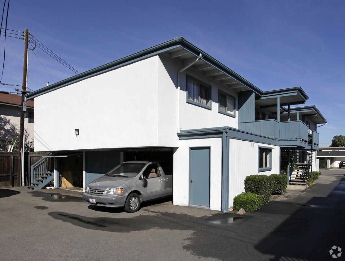 Building Photo - 123 Melody Ln