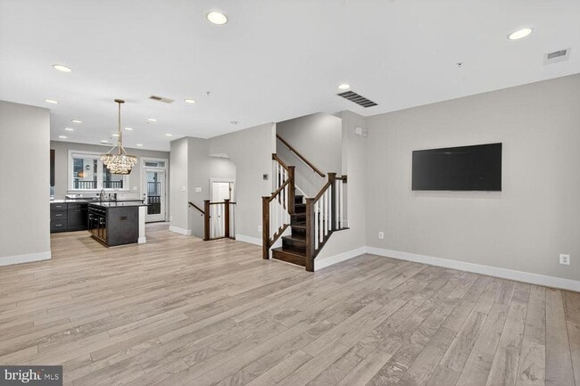 Building Photo - 10425 Fernwood Rd