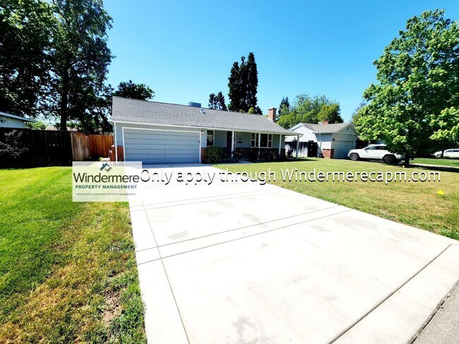 Foto del edificio - Fully Renovated Home in Arden Park! Available Now!!!
