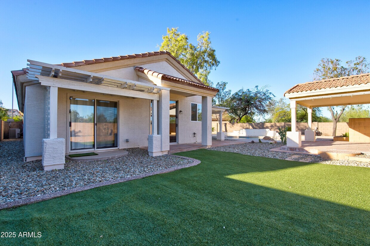 Foto principal - 4402 E Creosote Dr