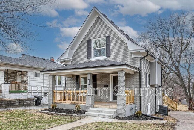 Building Photo - 2256 S Sterling Ave