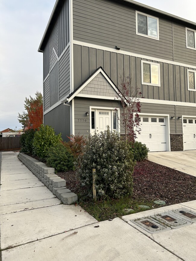 Building Photo - 7770 Jacqueline Way