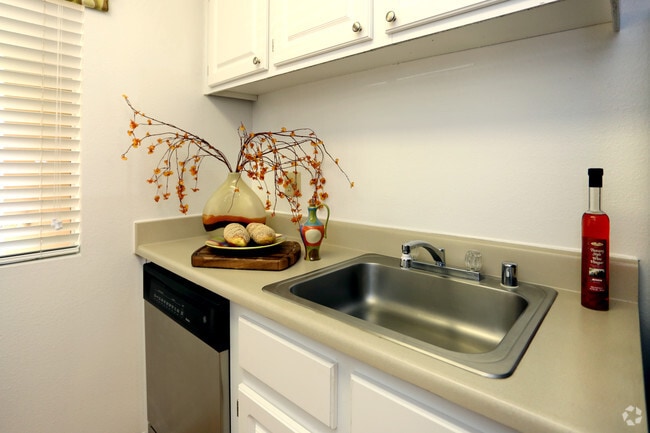 Interior Photo - Saratoga Ridge