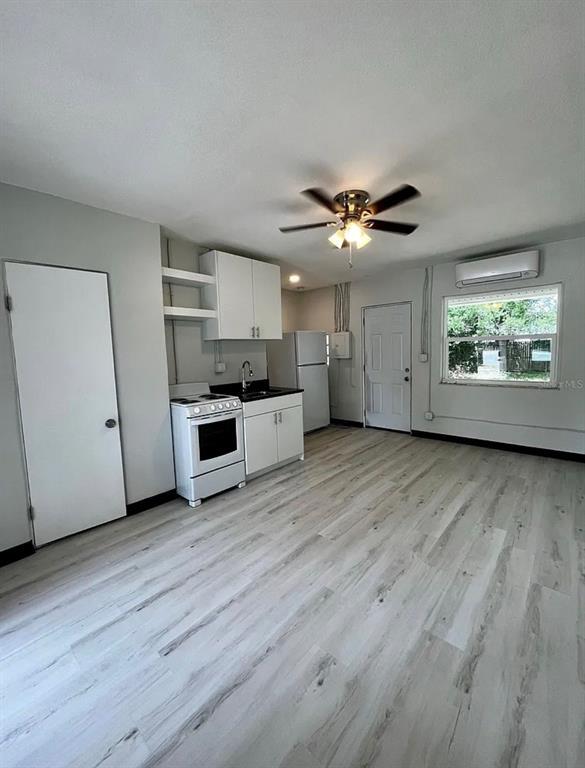 Foto del edificio - 707 Rosery Rd NW